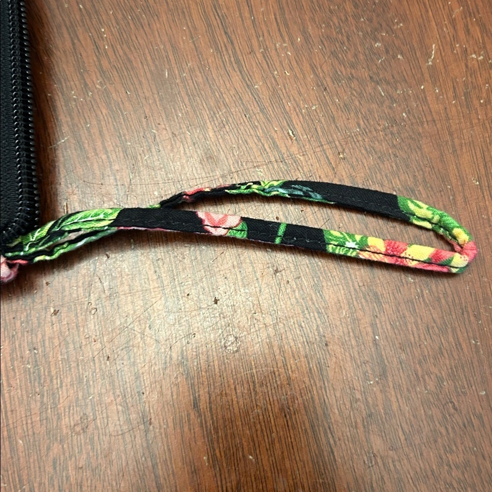 Vera Bradley black floral wallet wristlet NWOT - Picture 7 of 8